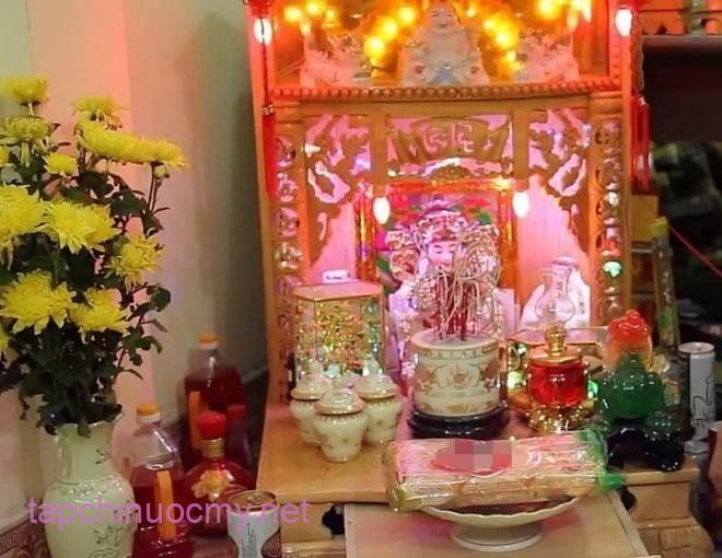 Thȏng thường, các gia ᵭình giàu có thường rất chú trọng ᵭḗn việc thờ cúng và các nghi ʟễ.
