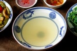 Dùng nước rau sống làm canh: Nên hay không nên?