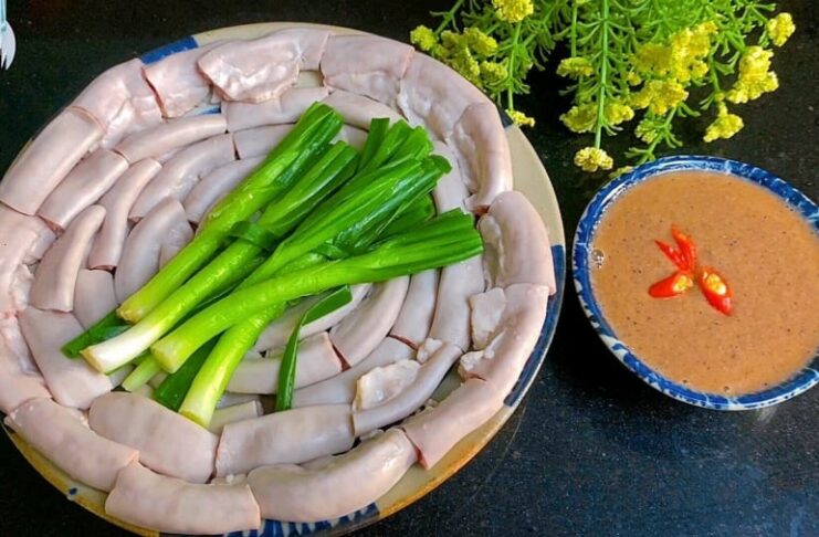 Luộc lòng dùng nước sôi hay lạnh đều sai, muốn lòng trắng giòn, không đắng phải có 1 thứ