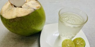 Cách uống nước dừa kết hợp với chanh giúp thải độc gan, không xót ruột