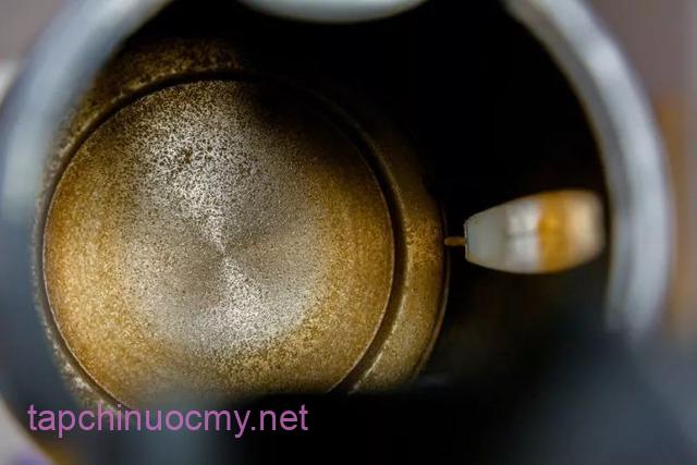 Tiếc mấy cũng vứt ngay 4 loại ấm siêu tốc này! Mỗi ngụm nước uống vào là mỗi lần nuốt mầm mống ung thư